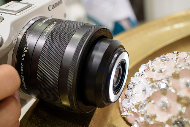 カメラ デジタルカメラ すげぇ～！EOS M3で使えるLEDライト搭載のマクロレンズ「Canon EF 