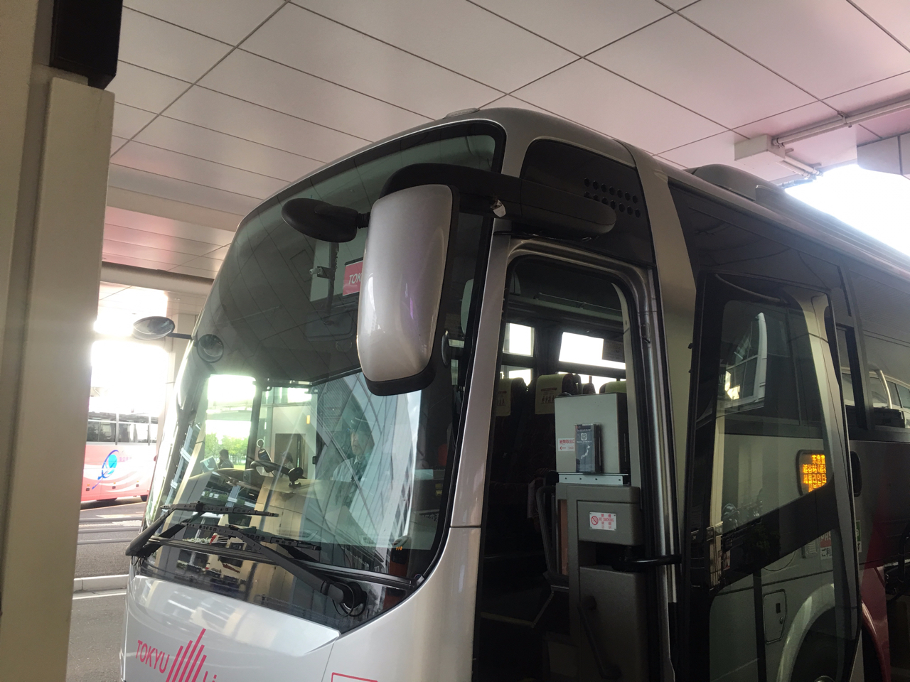 羽田空港からお台場行きのバス乗り場はここ 本数は少ないので注意 め んずスタジオ 羽田空港からお台場行きのバス乗り場はここ 本数は少ないので注意 め んずスタジオ