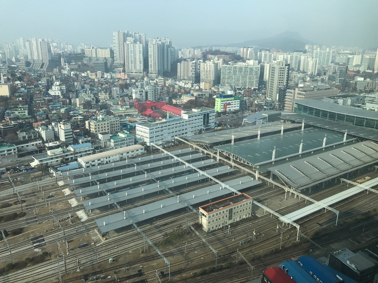 韓国・ソウル駅から仁川国際空港まで空港線に乗る際の注意点と、ターミナル1・2どっちに行けばいいのかを解説 め〜んずスタジオ 韓国・ソウル駅から仁川国際空港まで空港線に乗る際の注意点と、ターミナル1・2どっちに行けばいいのかを解説 め〜んずスタジオ